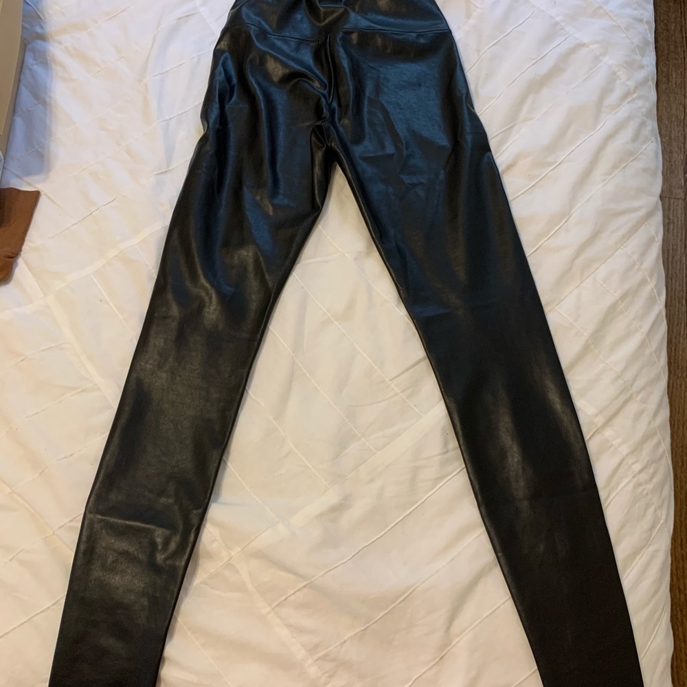 ARITZIA Wilfred free Daria Faux leather legging - Picture 5 of 7